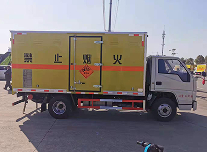 耿马爆破器材运输车